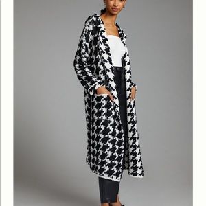 ANTHROPOLOGIE Houndstooth Hooded Long Sweater, size small.